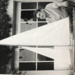 Renato e il suo primo modellino (1955) alla Fraglia della vela di Riva